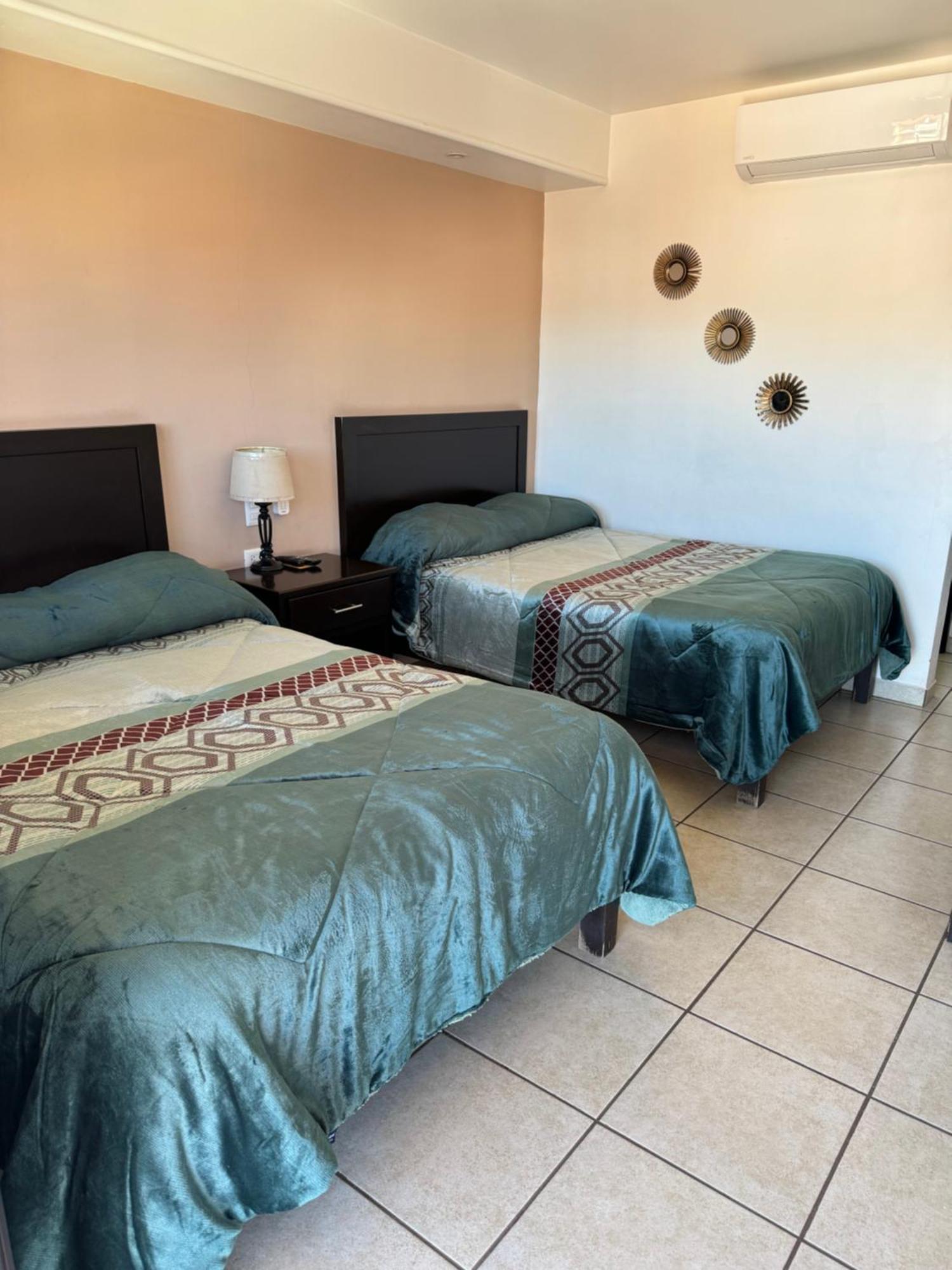 Hotel Los Valles Креэль Экстерьер фото